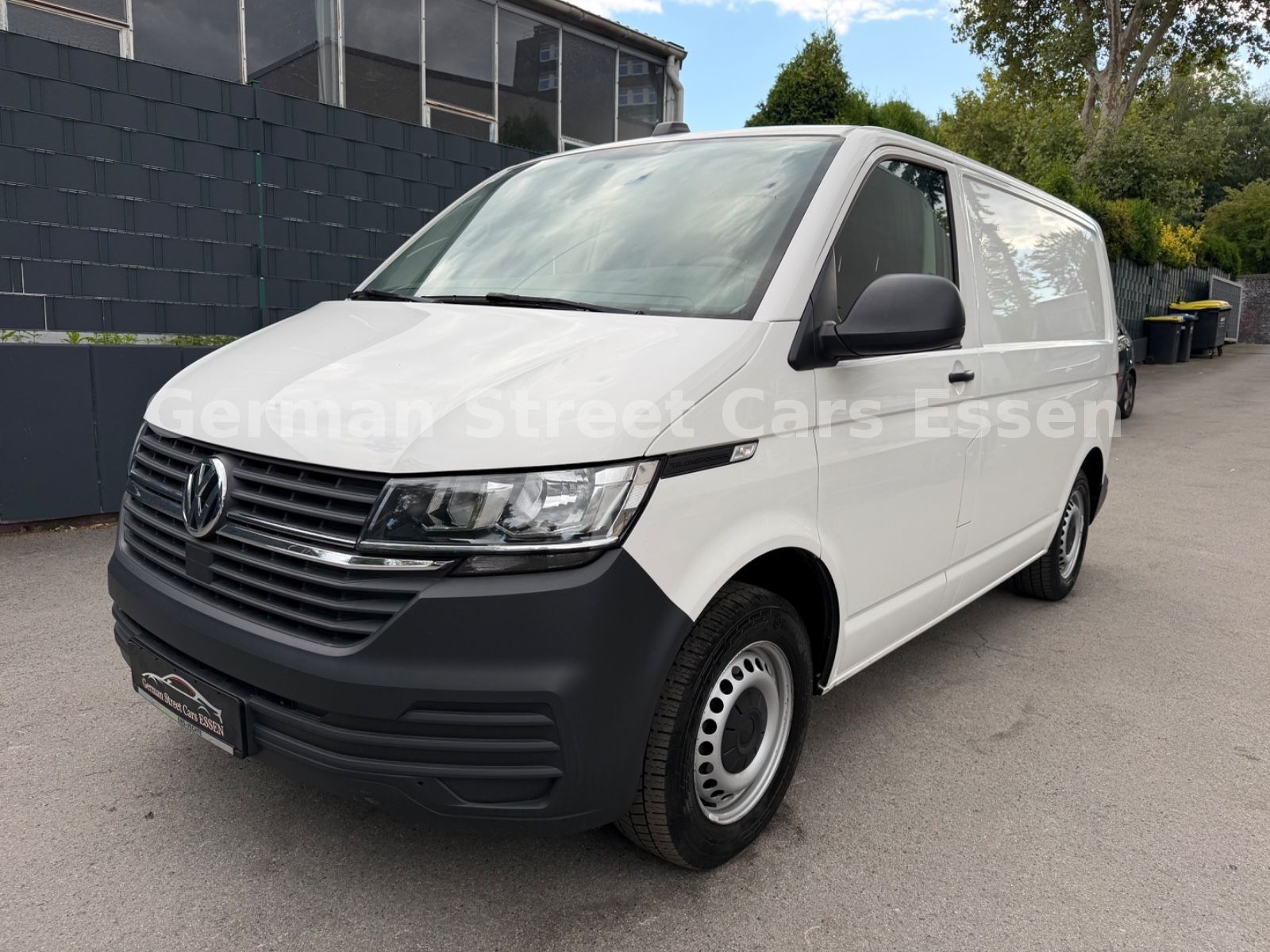 Volkswagen T6 Transporter 2021, 2.0D dīzelis, Automāts, Furgons, Balts — Latvijā