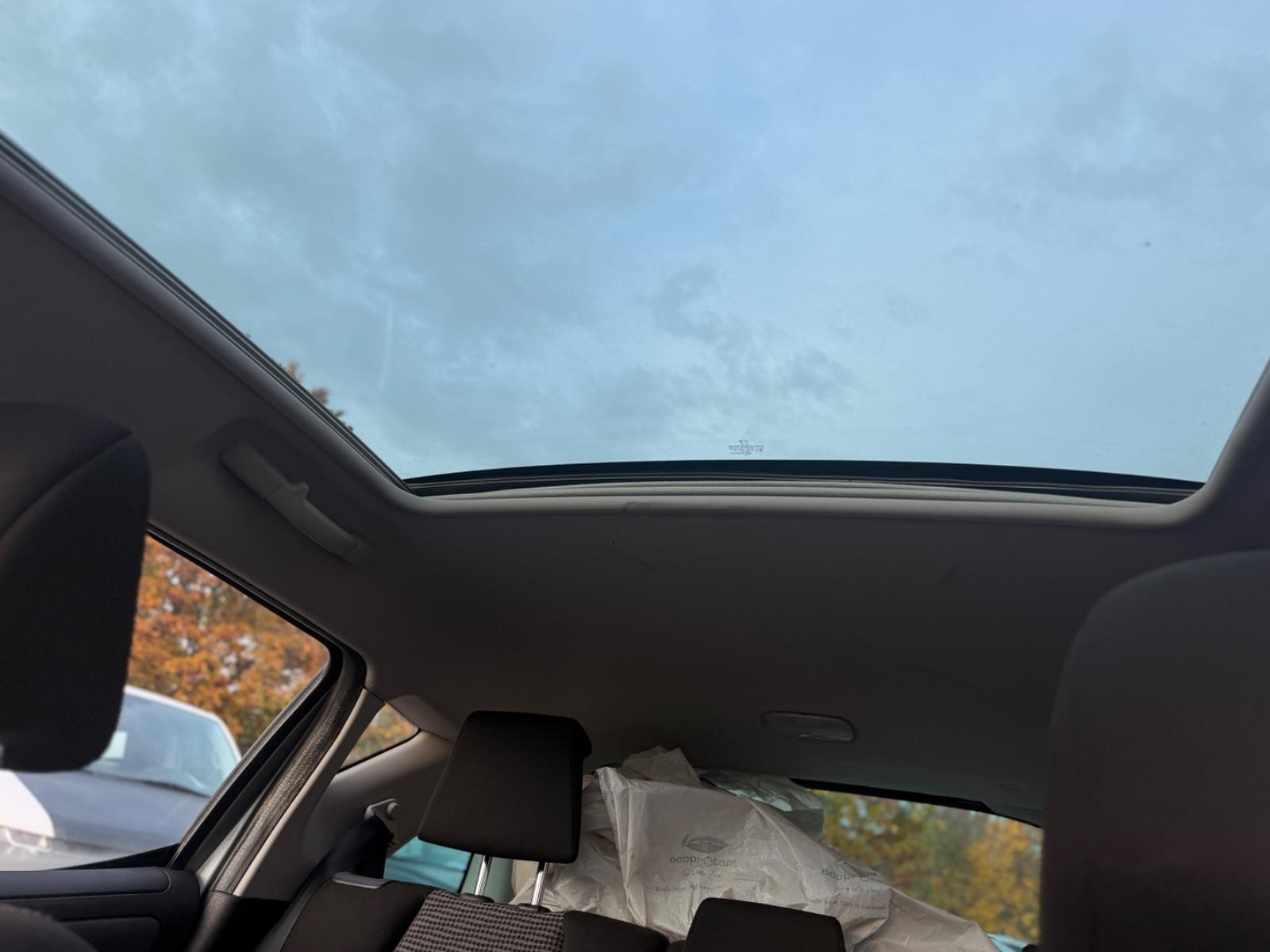 Peugeot 207 2011 — photo 11