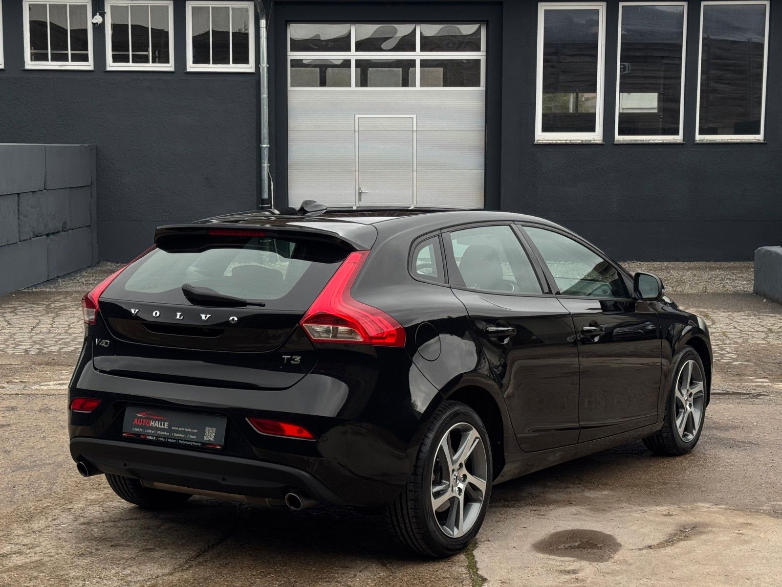 Fahrzeugabbildung Volvo V40 1.5 112kw/152ps Autom. Kam Temp Navi Sensus