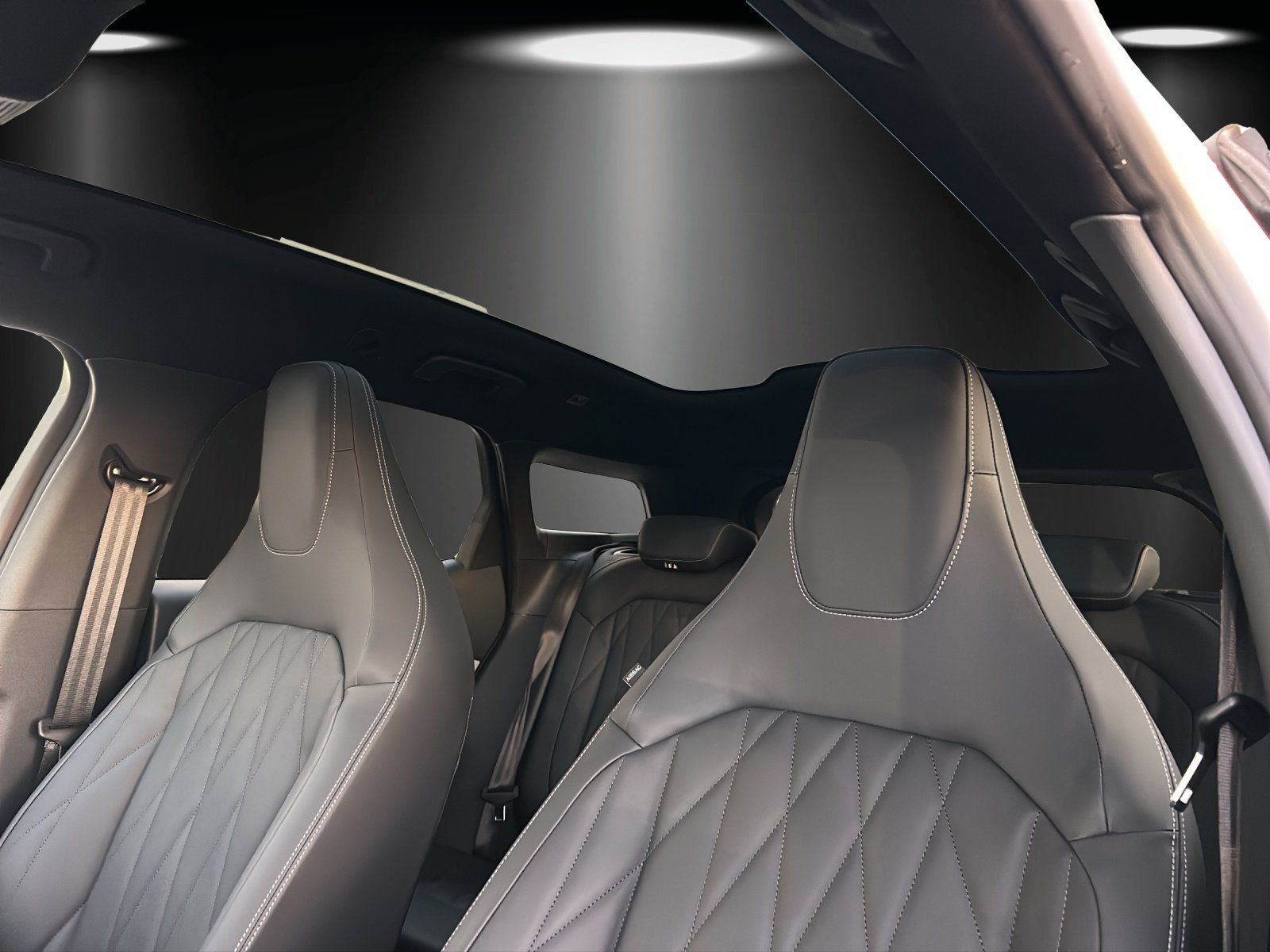 Fahrzeugabbildung Ford Explorer Premium AWD Aut./LED/ACC/360°/AHK/PANO/