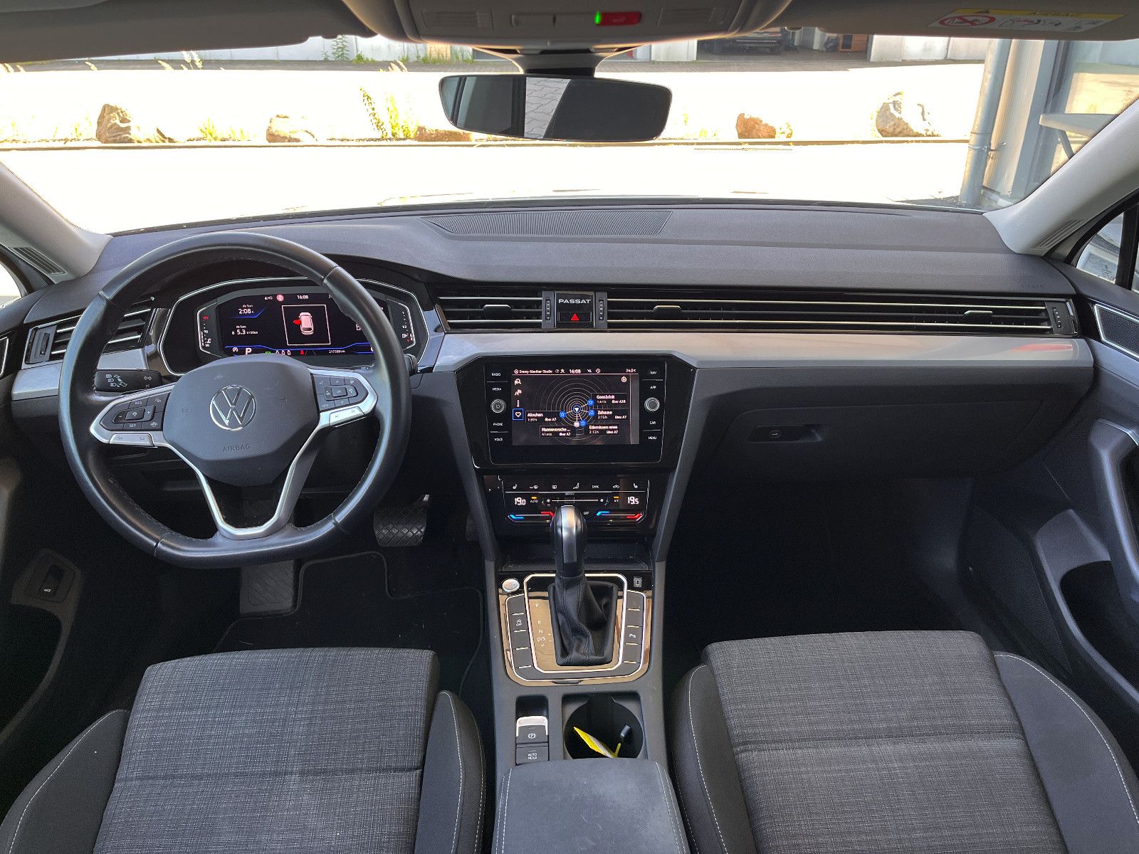 Fahrzeugabbildung Volkswagen Passat Variant Business