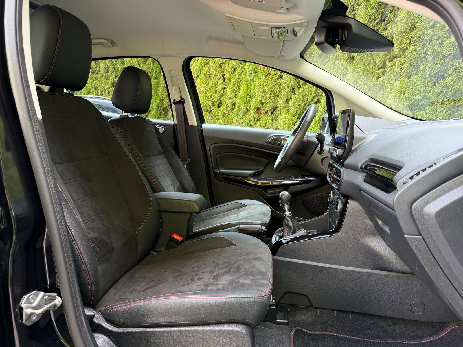 Fahrzeugabbildung Ford EcoSport 1.0EB ST-Line LED+NAV+SHZ+KAM+B&O+ALCAN