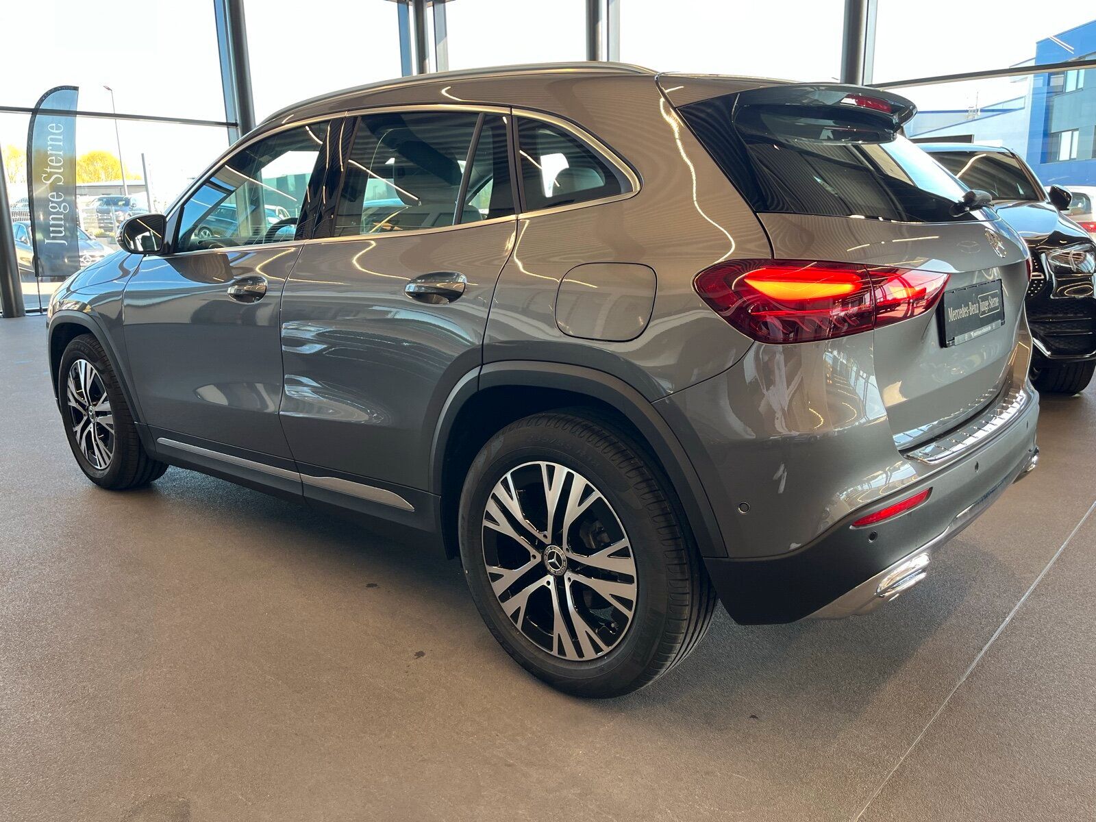 Mercedes-Benz GLA 180 PROGRESSIVE ADVANCED VOLLDIGI WINTERP. foto 3