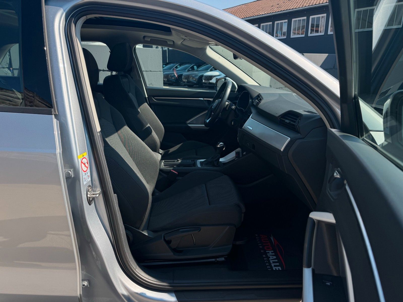 Fahrzeugabbildung Audi Q3 45 TFSI e S tronic Sonos Virtual Pano CAM ACC