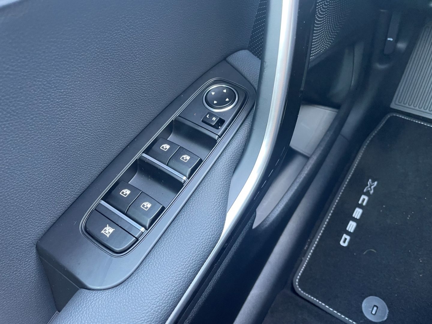 Fahrzeugabbildung Kia XCeed Vision LED Kamera Verkehrszeichenerk Navi