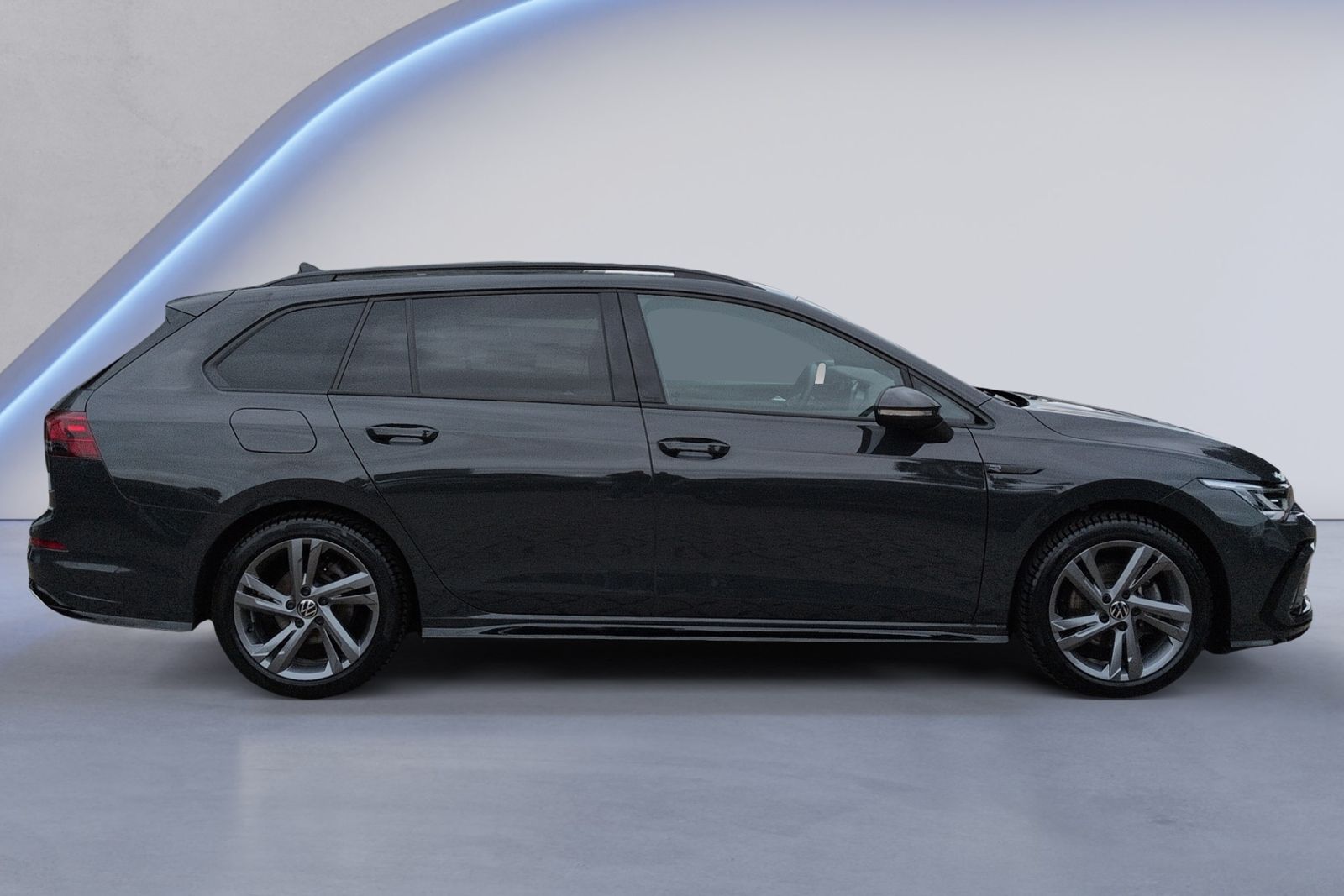Golf VIII Variant 1.5 eTSI DSG R Line KAMERA