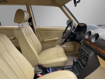 Mercedes-Benz W123 200 T*1.Hand*1.Lack*Kein Rost*Original*