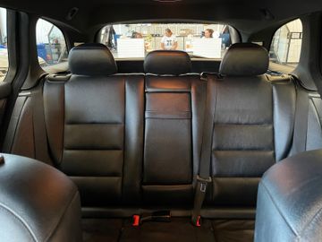 Mercedes-Benz C 350 T CDI BlueEfficiency 4Matic *NAVI*BI-XENON