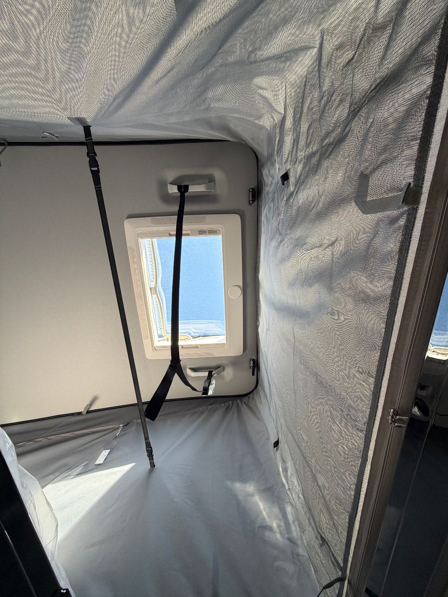Fahrzeugabbildung HYMER / ERIBA / HYMERCAR Redwood 601 - Voll - 6.871€ sparen!