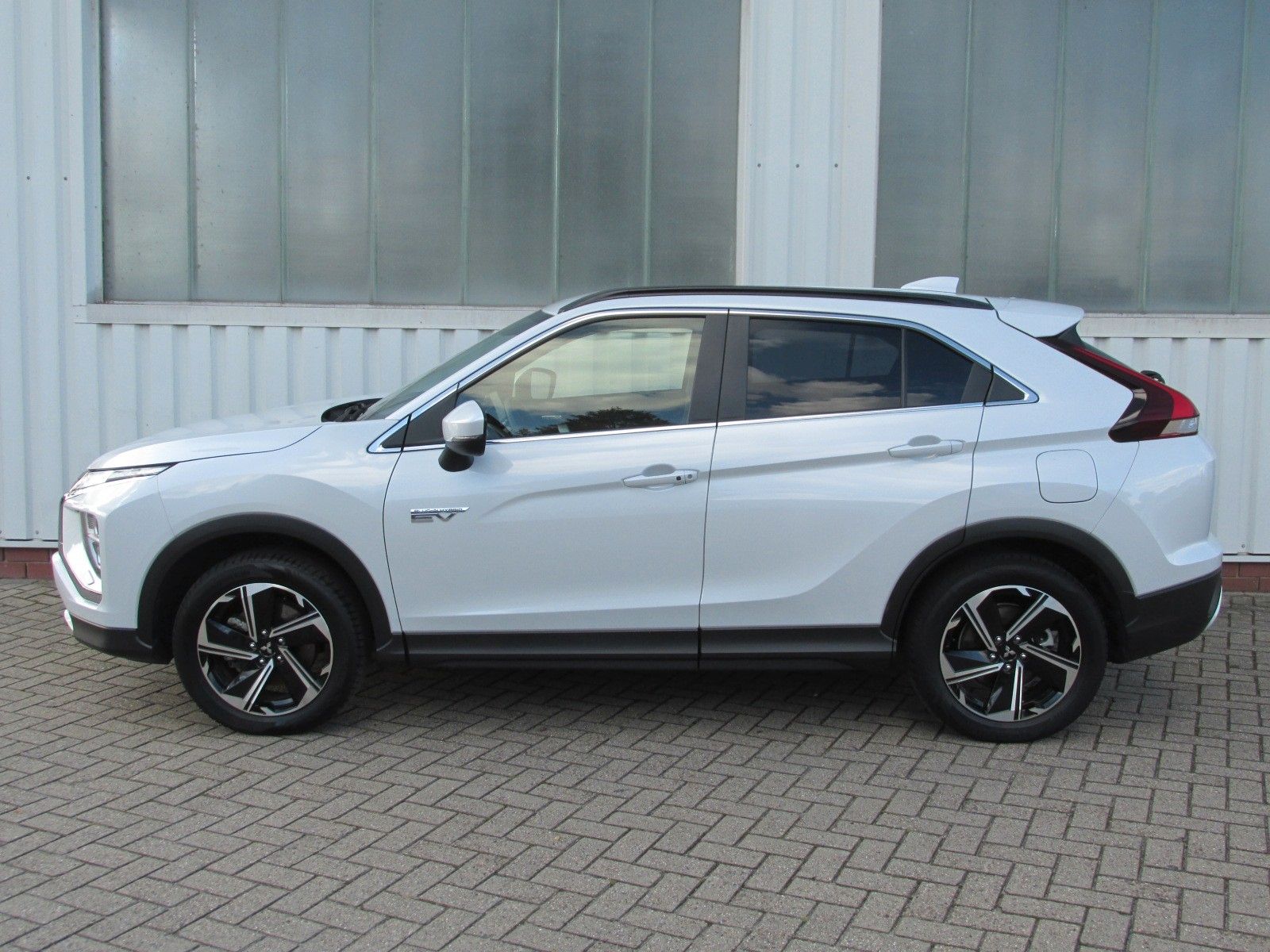 Mitsubishi Eclipse Cross Plus PHEV 4WD *Kamera, CarPlay imagem 3