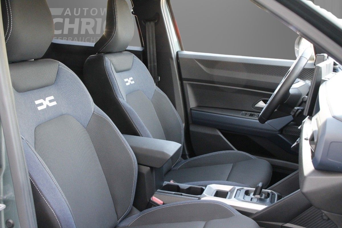 Fahrzeugabbildung Dacia Duster Journey hybrid 140