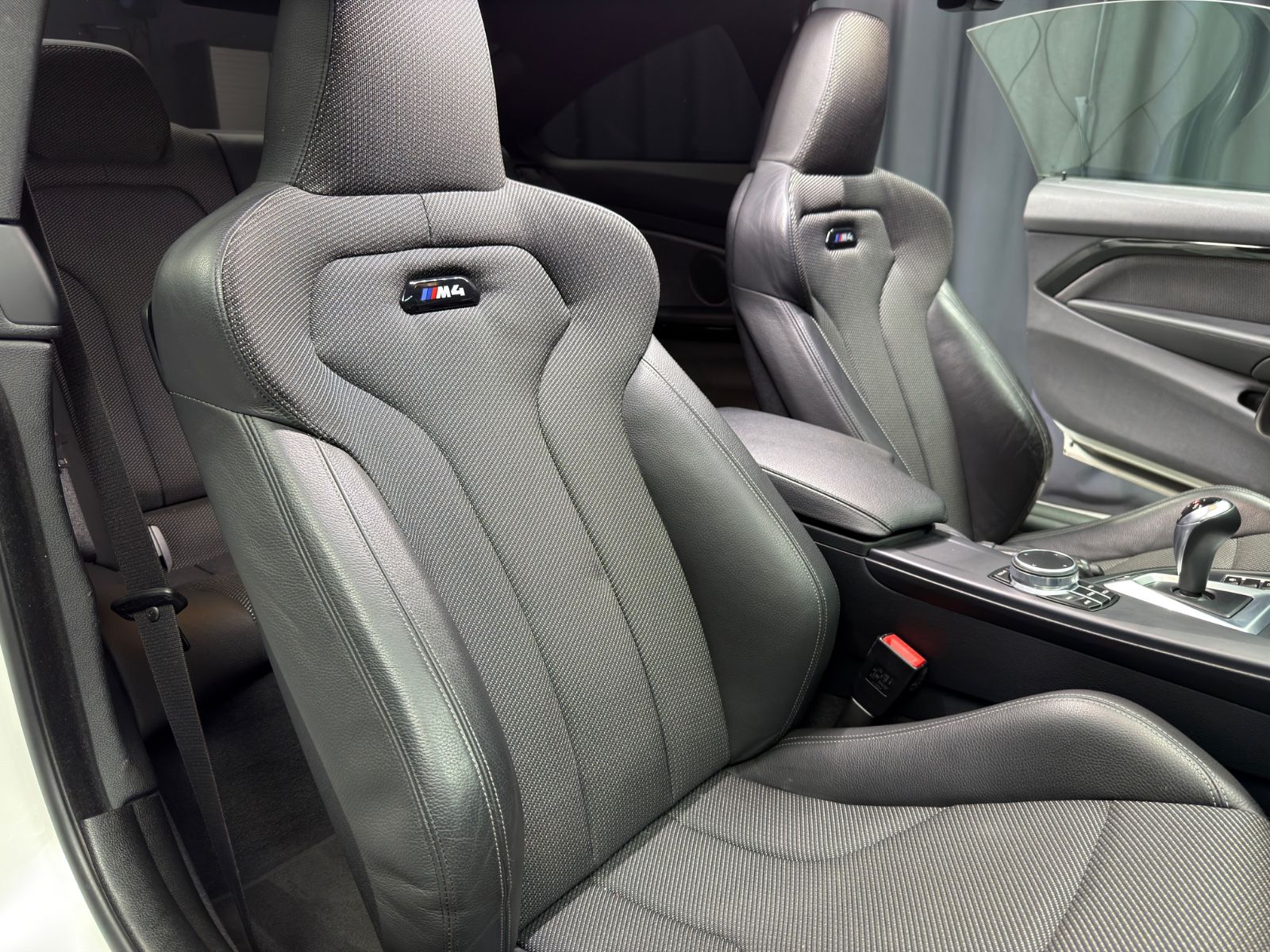 Fahrzeugabbildung BMW M4 Coupe DKG|NAVI|DEUTSCHES FAHRZEUG|LCI