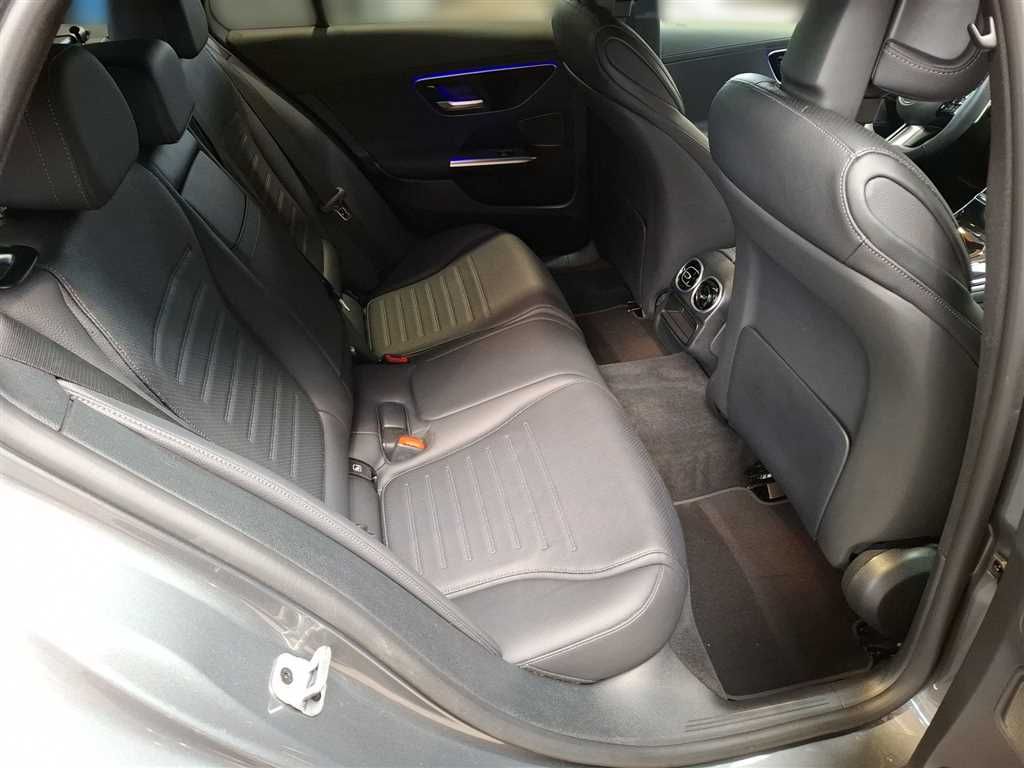 Mercedes-Benz C 220 d T 4MATIC 9G-tronic AMG Line Premium foto 21