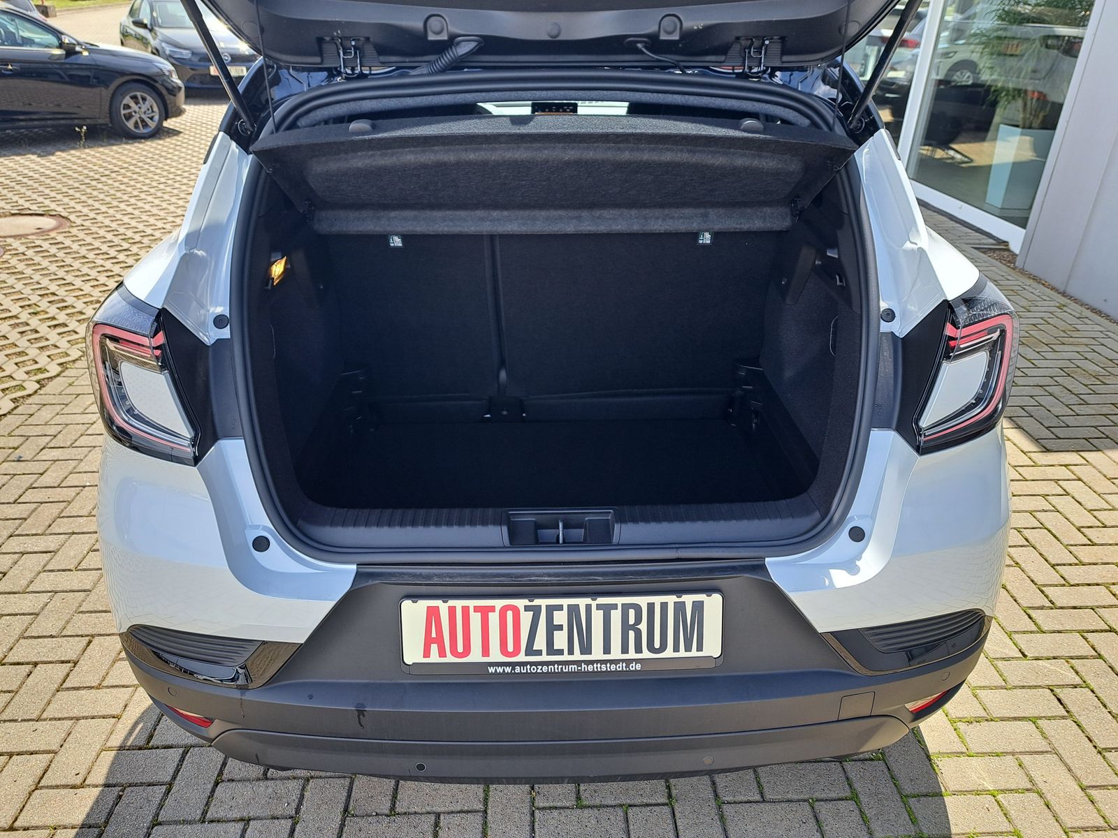 Fahrzeugabbildung Renault Captur TCe90 TECHNO WINTERPAKET ALU 18" BI-COLOR