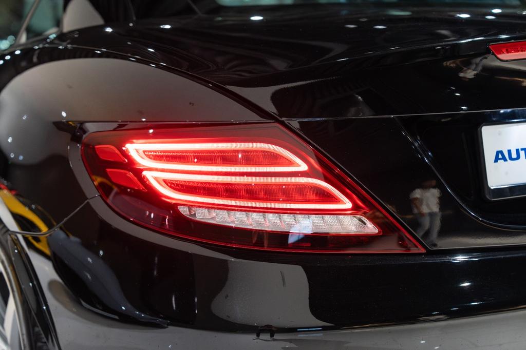 Mercedes-Benz SLC 300