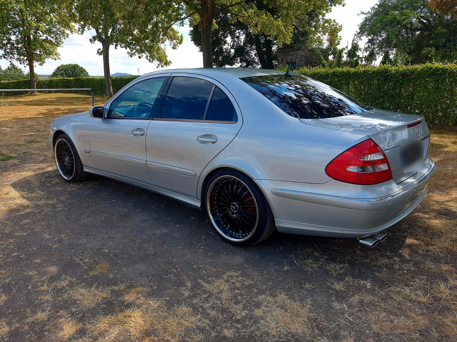 Mercedes-Benz E 240