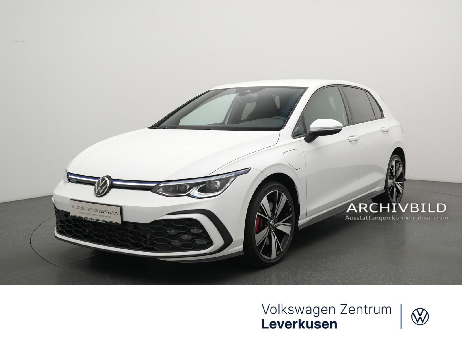Volkswagen Golf VIII GTE DSG CARPLAY ACC VIRT SHZ MATRIX