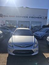Hyundai i30 CW blue 1.6 CRDi 66 kW Classic - Hyundai i30 aus 2010: Cw