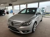 Mercedes-Benz B 200/NAVI/PDC/AHK/SCHECKHEFT - gebrauchte Mercedes-Benz B 200 aus dem Jahr 2012