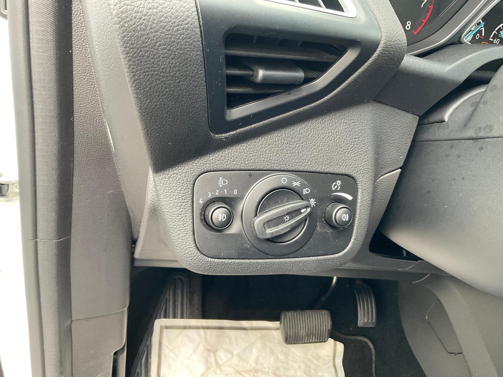 Ford C-Max C-MAX Titanium*Kamera*Navi*SHZ*bhzWSS+Lenk