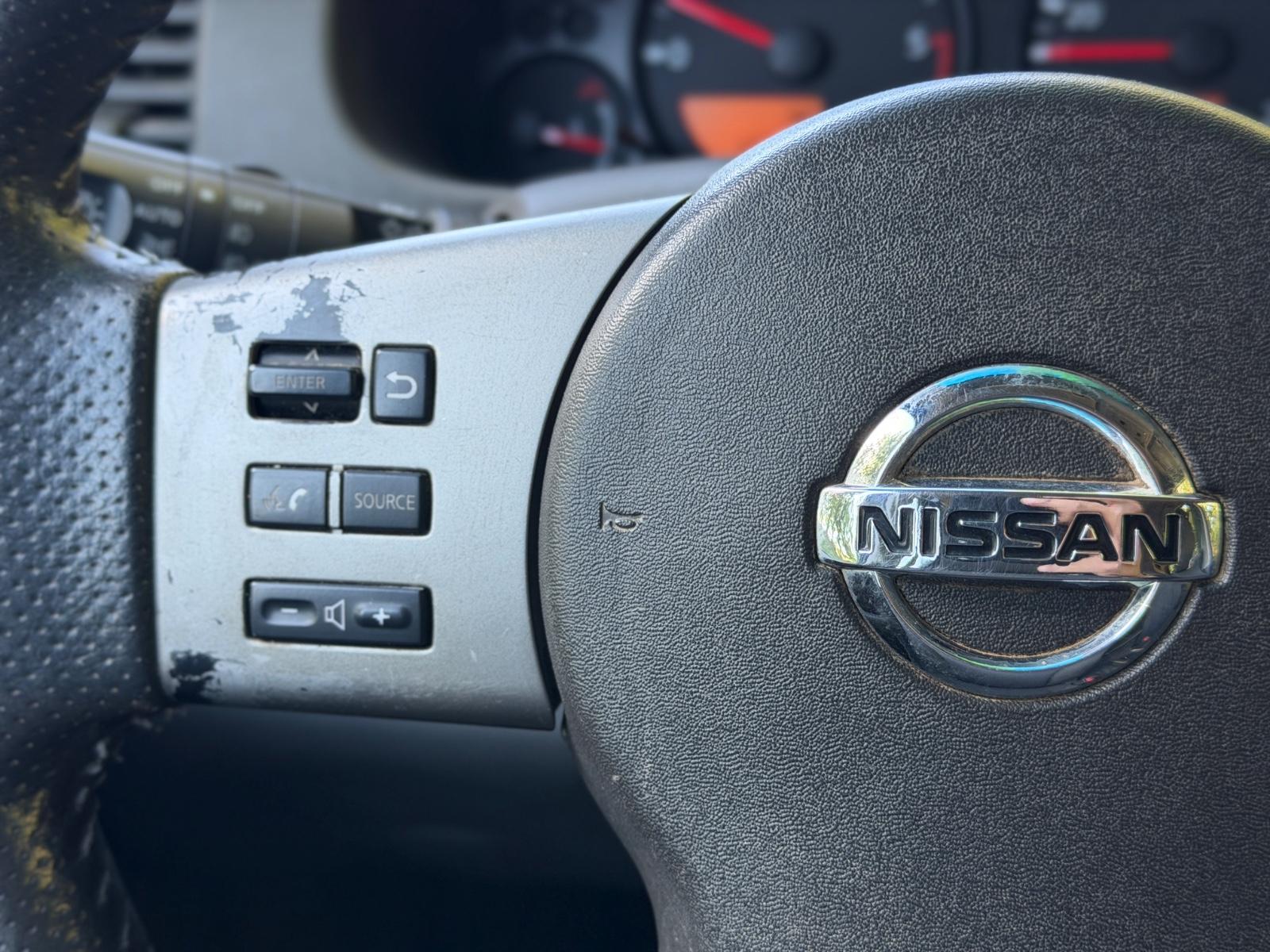 Nissan Navara D40 Double Cab 2.5 dCi 171 ch • BVA • 4x4 • Toit Ouvrant • Sièges chauffants