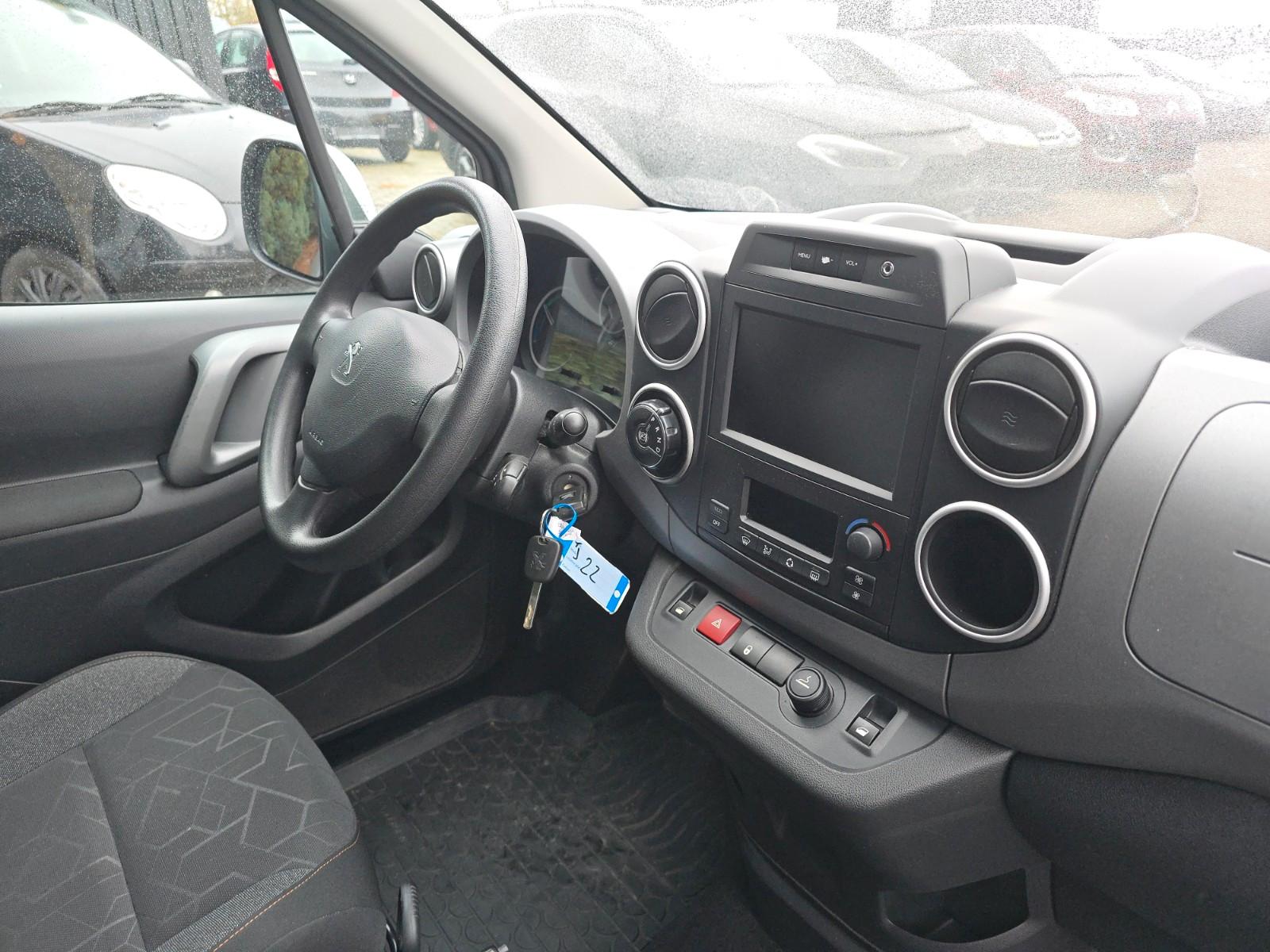 Peugeot Partner Tepee FULL Electic*Kamera*Navi*84,4% SOH