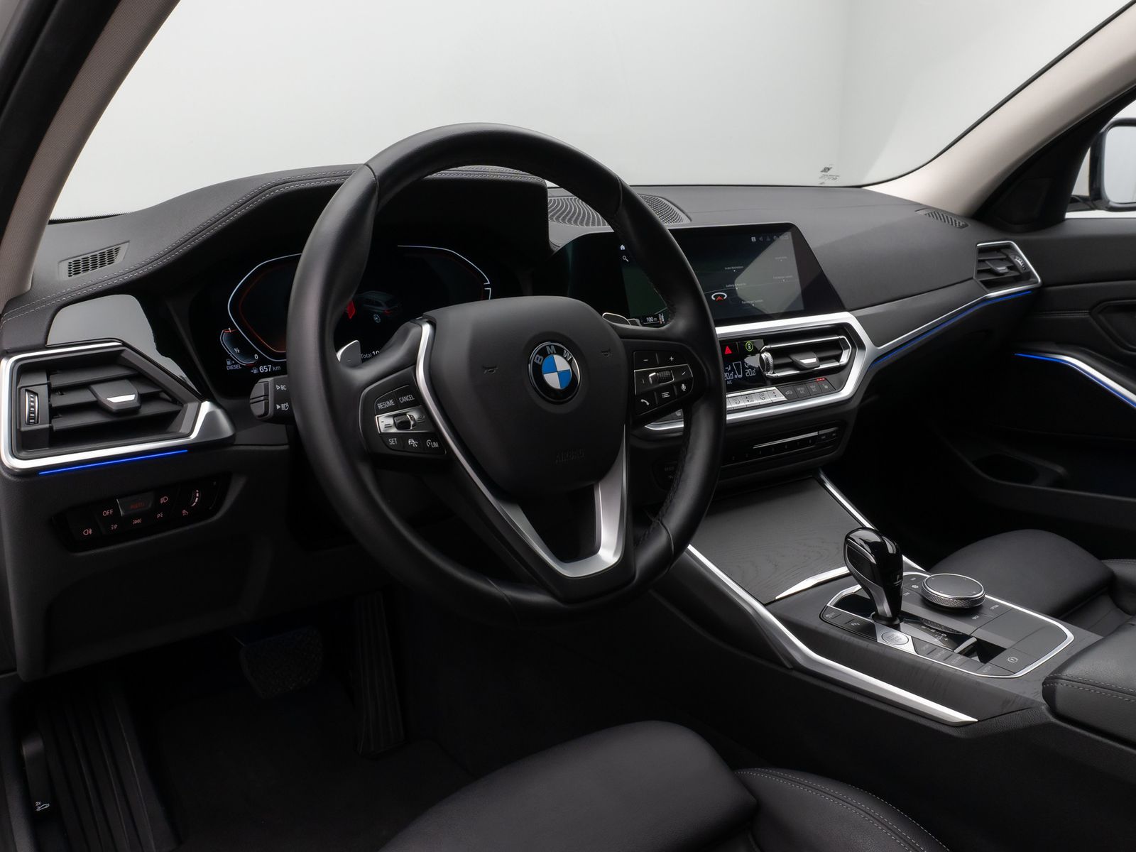 Fahrzeugabbildung BMW 320d  Luxury Line Kamera DAB HiFi Stop&Go Sport