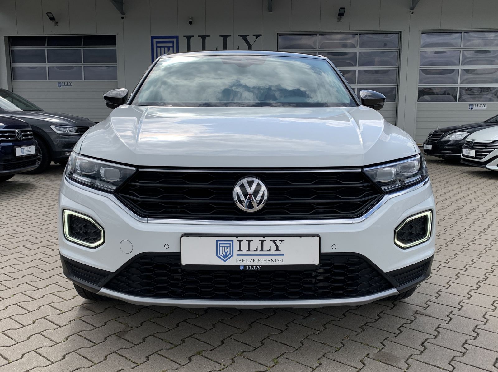 Fahrzeugabbildung Volkswagen T-Roc 2.0 TDI*Style*Leder*LED*STHZ*ACC*Side*Cam*