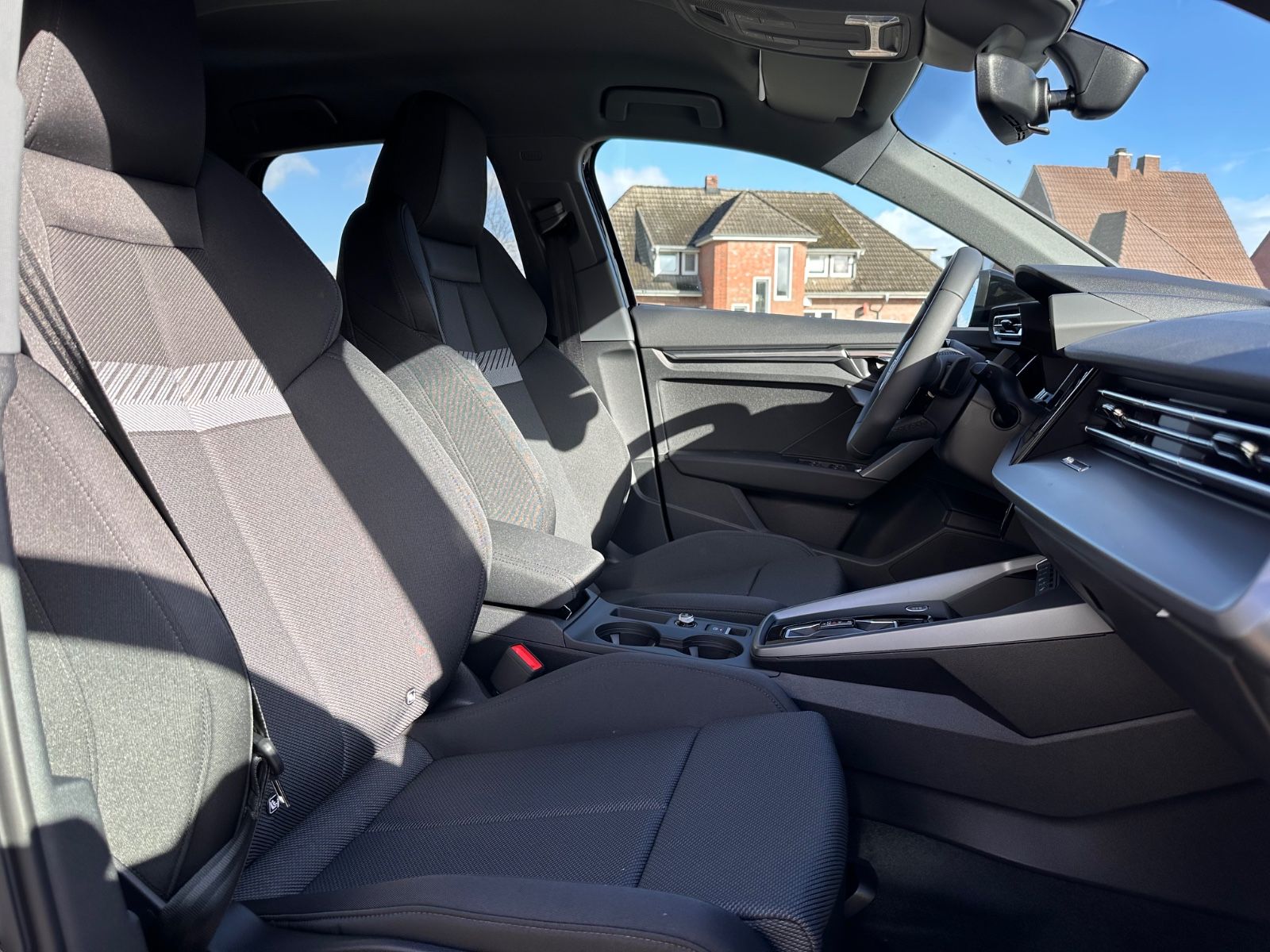 Fahrzeugabbildung Audi A3 Sportback 35 TFSI S line S Tron. Navi/ACC/LED