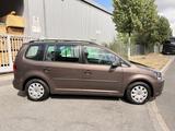 Volkswagen Touran Trendline BMT 1.6 TDI DSG* AC* - VW Touran Gebrauchtwagen in Nürnberg