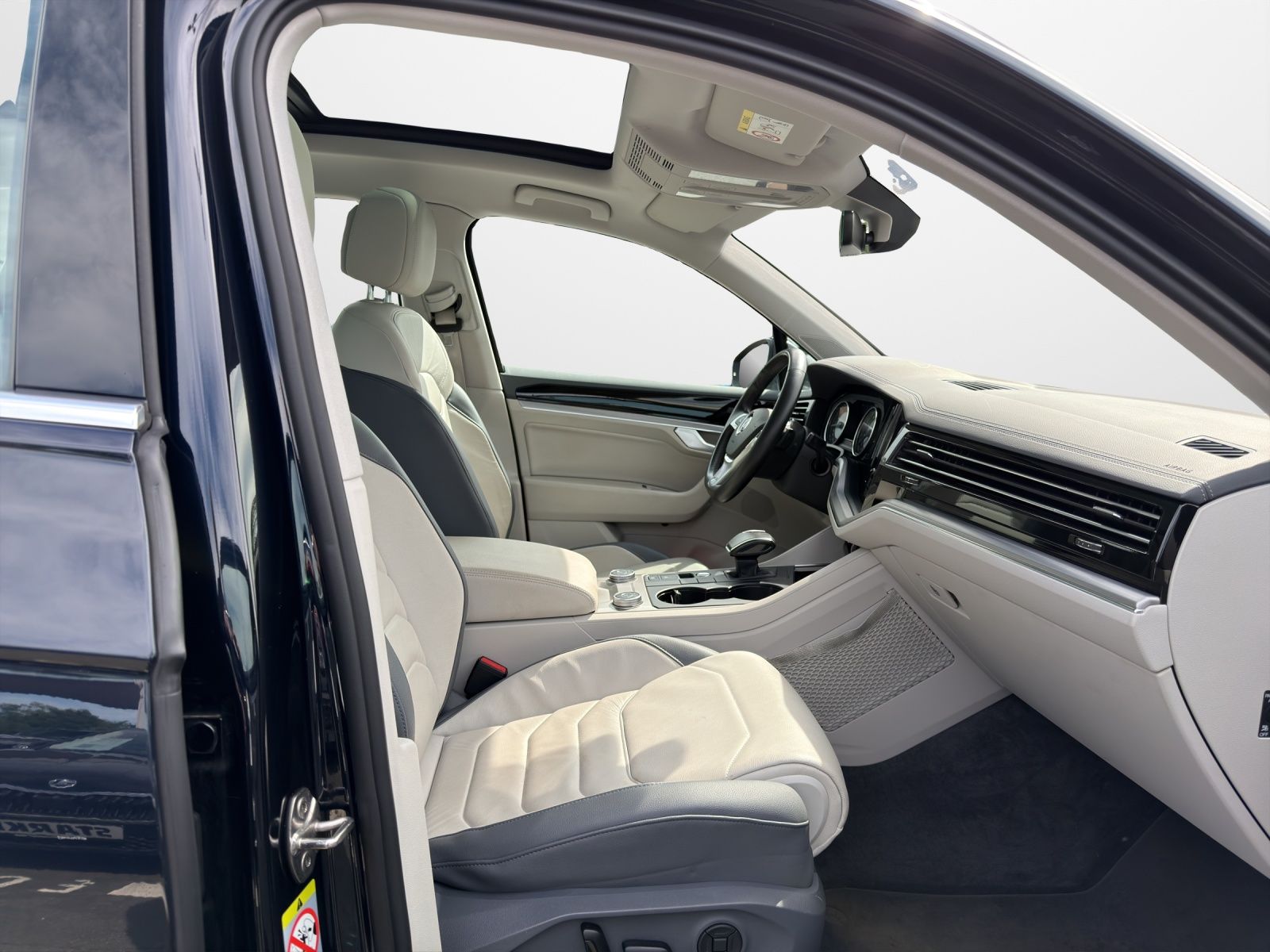 Volkswagen Touareg  3.0 TDI DSG 4M Elegance  HeadUp Panodac foto 14