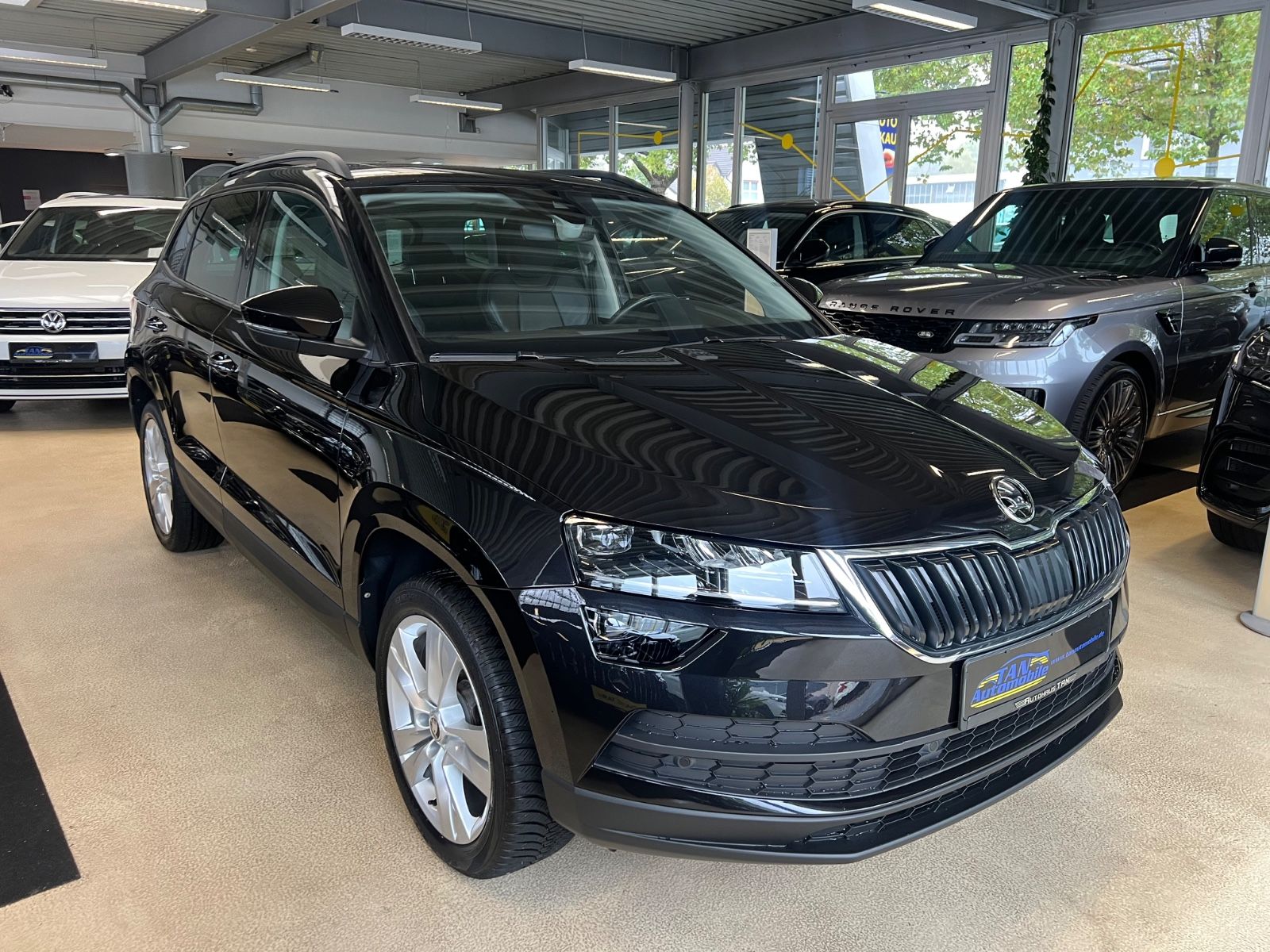 Fahrzeugabbildung SKODA Karoq Style DSG *PANO*SITZHEIZUNG*LEDER*