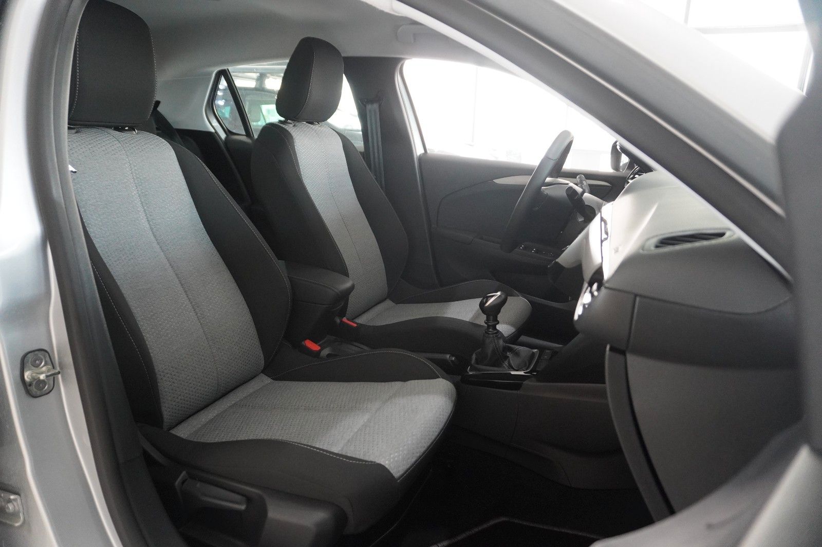 Fahrzeugabbildung Opel Corsa F 1.2 FACELIFT NAVI/LED/KAMERA/VIRTU./SHZ