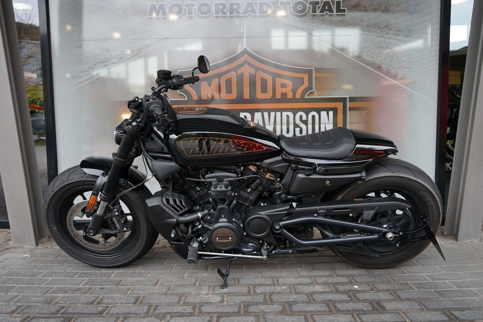 Fahrzeugabbildung Harley-Davidson Sportster S mit LED Blinkern & KZH seitl.