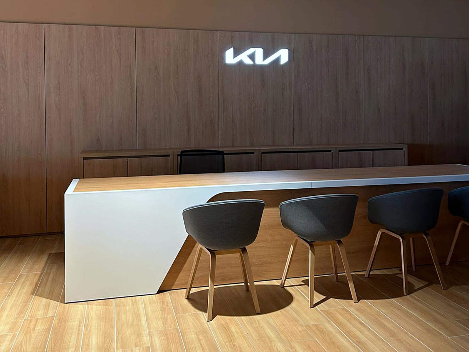 showroom-image-top