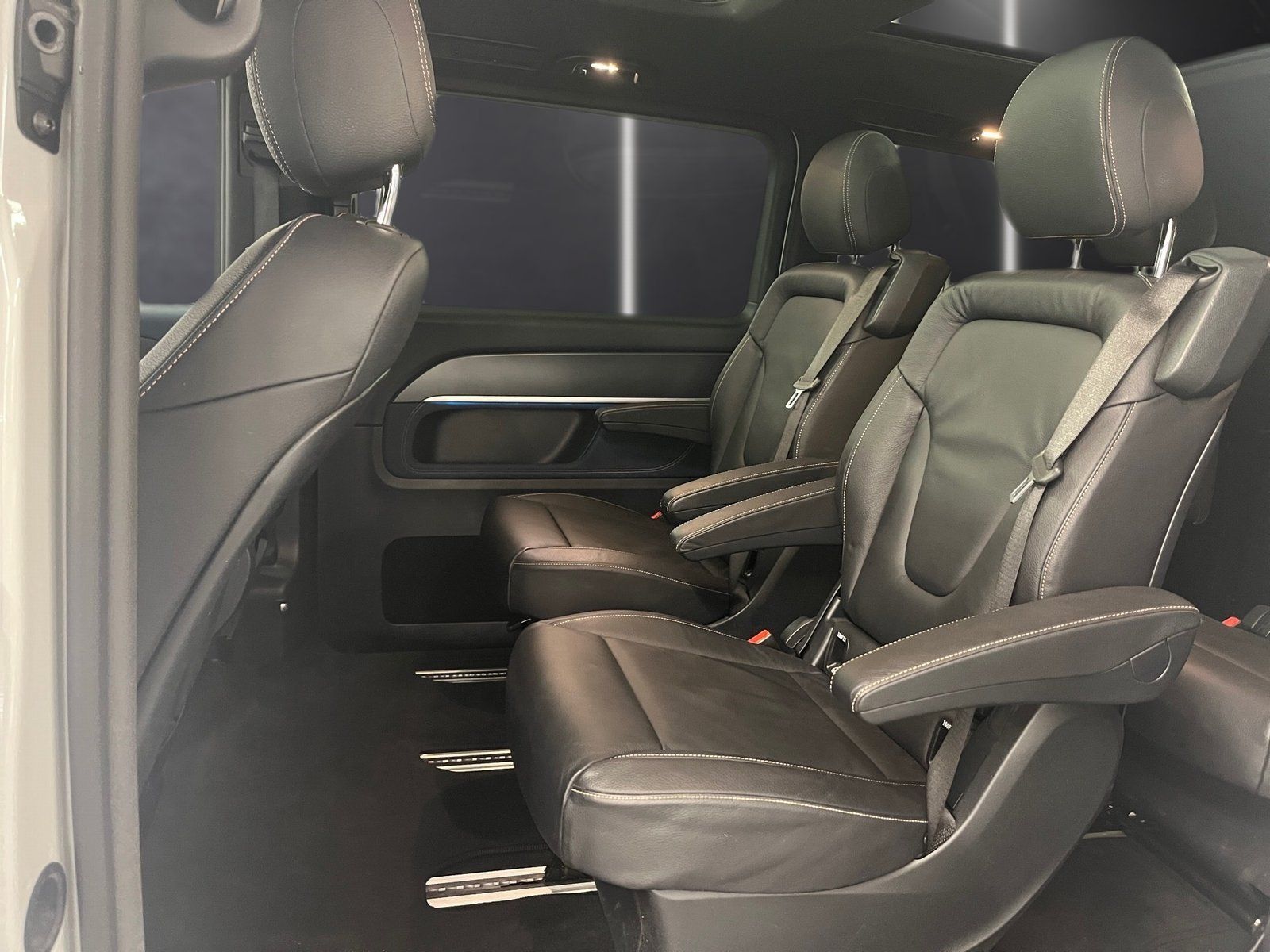 Fahrzeugabbildung Mercedes-Benz EQV 300 AVANTGARDE Lang*Totwink*Kamera*el.Heck*