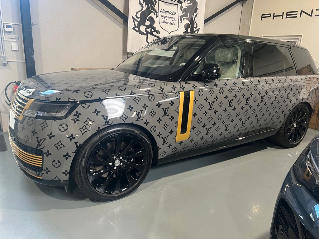 Land Rover Range Rover 4.4 P530 SV Long wheel base