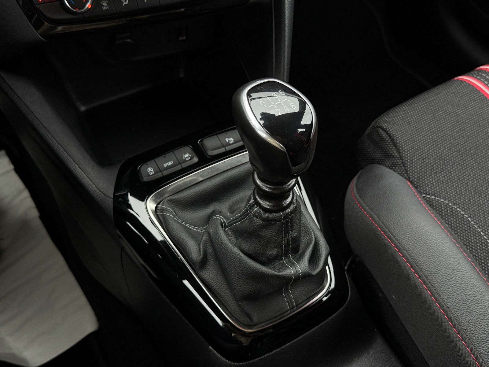 Fahrzeugabbildung Opel Corsa F GS-Line Blis DAB GRA LED Kamera SHZ