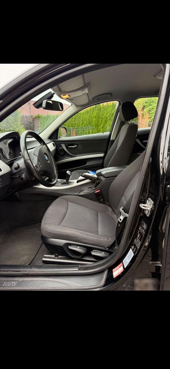BMW  2009 — engine 143 HP (105kW)