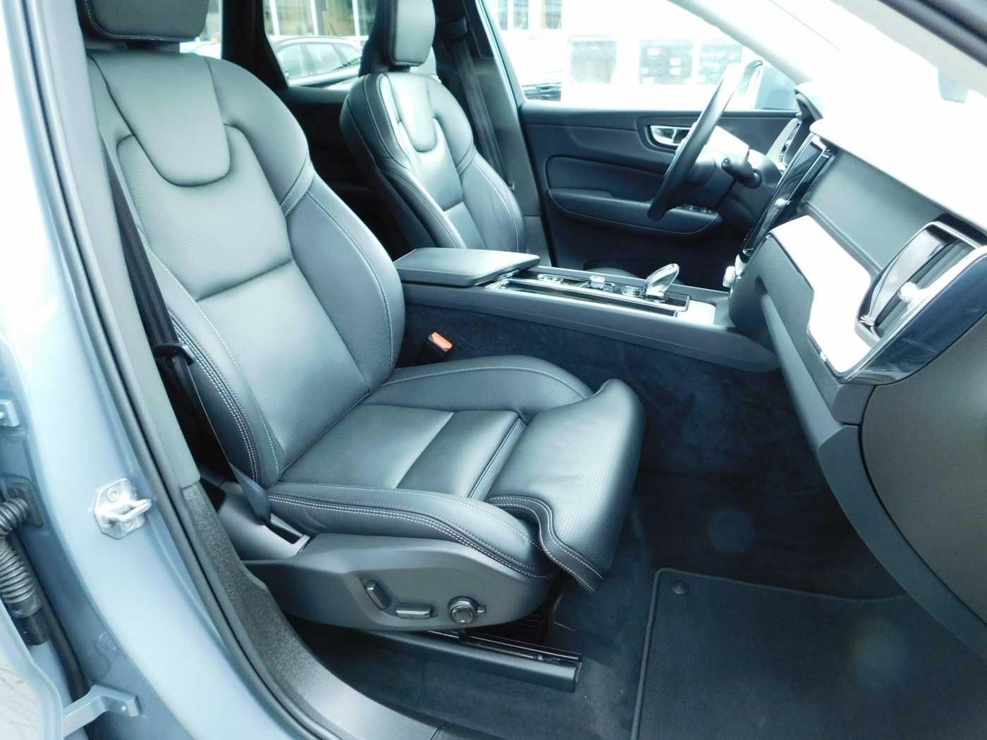 Fahrzeugabbildung Volvo XC60 T8 AWD Recharge Inscription