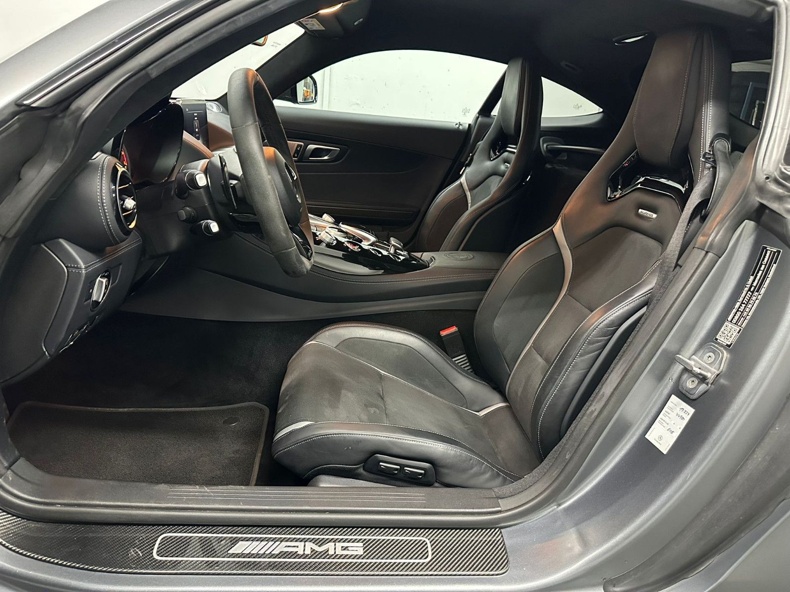 Fahrzeugabbildung Mercedes-Benz AMG GT R 4.0 V8  *KERAMIK*CARBON*PERF.-SITZ*