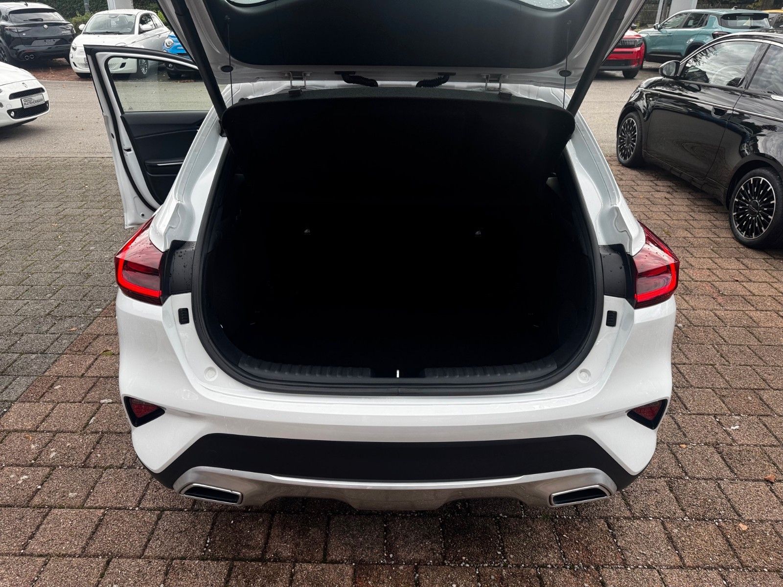 Fahrzeugabbildung Kia XCEED 1.5T SPIRIT 160PS NAV GLASDACH