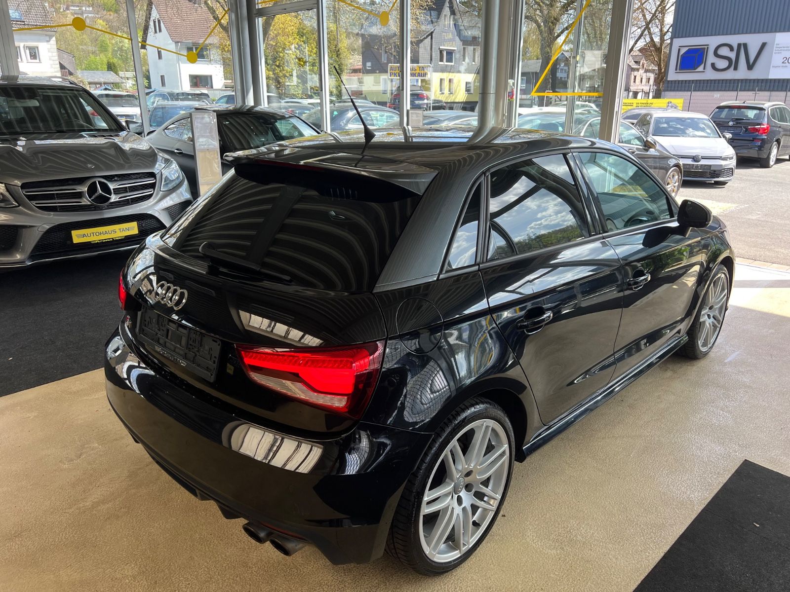Fahrzeugabbildung Audi S1 Sportback 2.0 TFSI quattro *BI-COLOUR*
