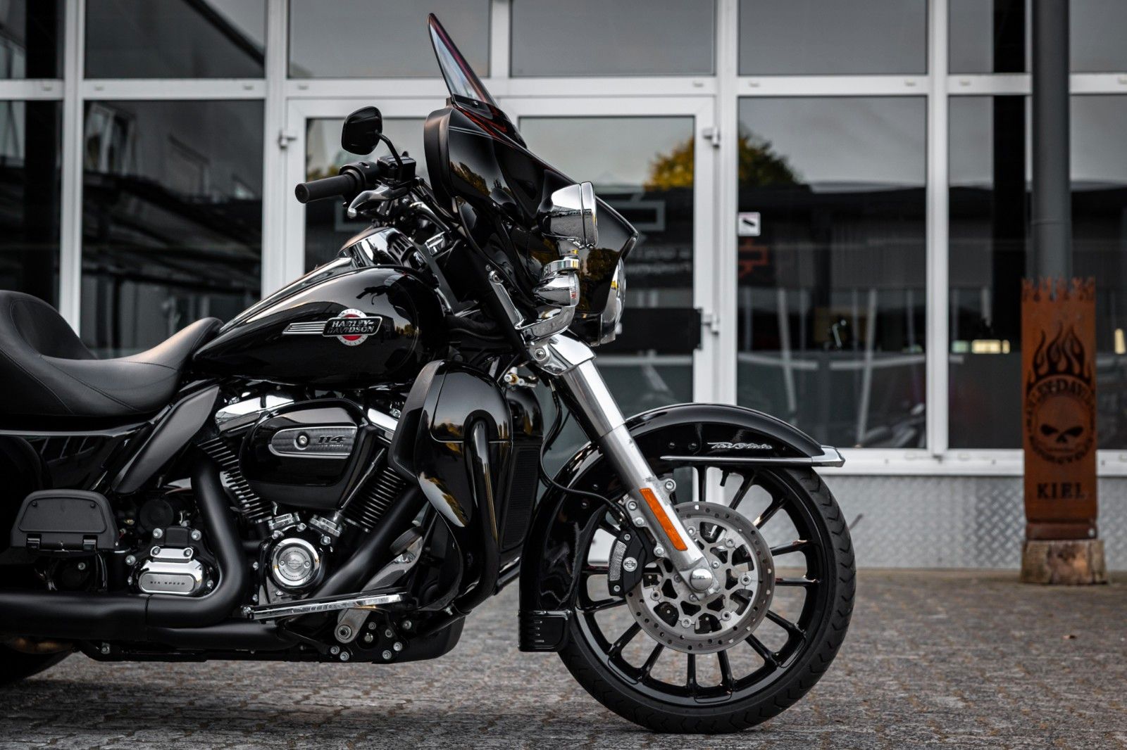 Fahrzeugabbildung Harley-Davidson TRI GLIDE ULTRA TRIKE - JEKILL&HYDE H-D ROULETTE