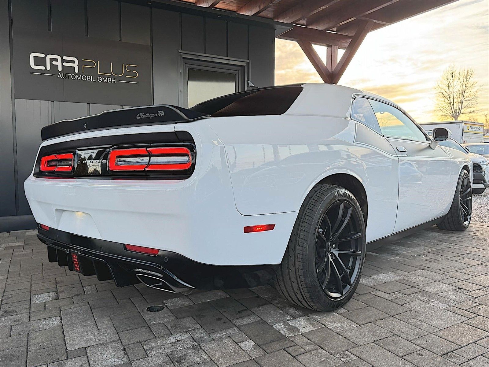 Fahrzeugabbildung Dodge Challenger 6.4 V8 SRT 392 SCAT PACK Performance