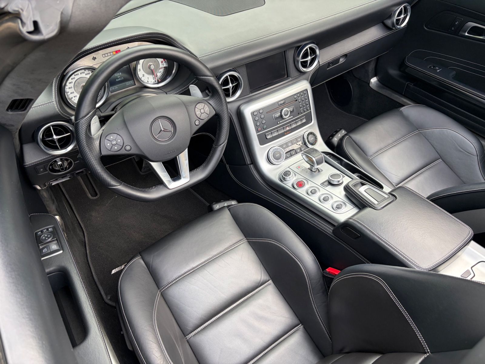 MERCEDES-BENZ SLS AMG 10