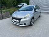 Peugeot 208 Active 44TKM/Klima/PDC - silberne Peugeot 208