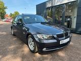 BMW 325 3 Limousine 325i*Automatik*1.Hand*TOPZUSTAND - BMW 325 mit Benzin-Antrieb: Limousine, Automatik