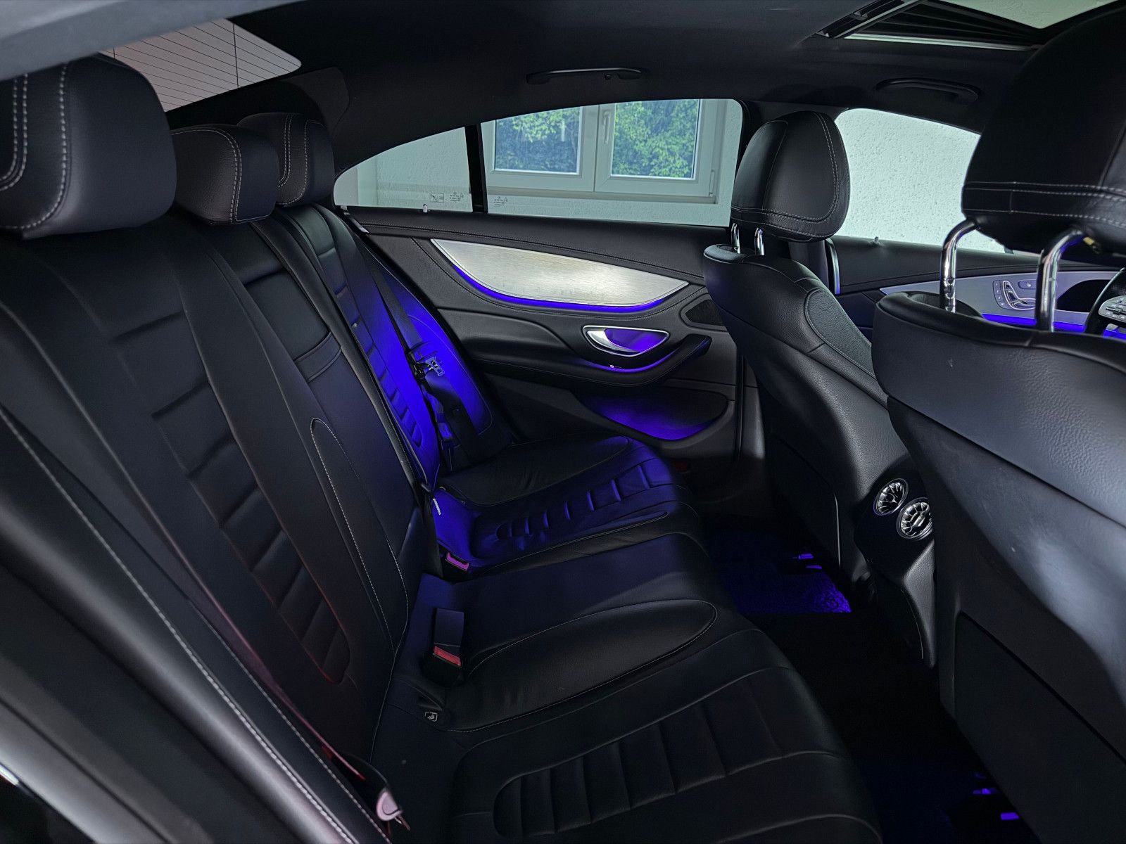 Fahrzeugabbildung Mercedes-Benz CLS 350 d 4Matic AMG-LINE/HuD/eGSD/DISTRONIC+
