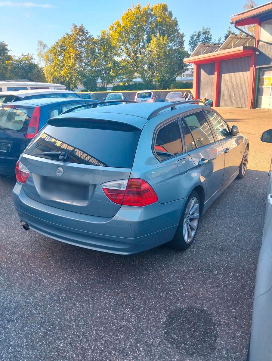 BMW 318 2006 — engine 120 HP (88kW)